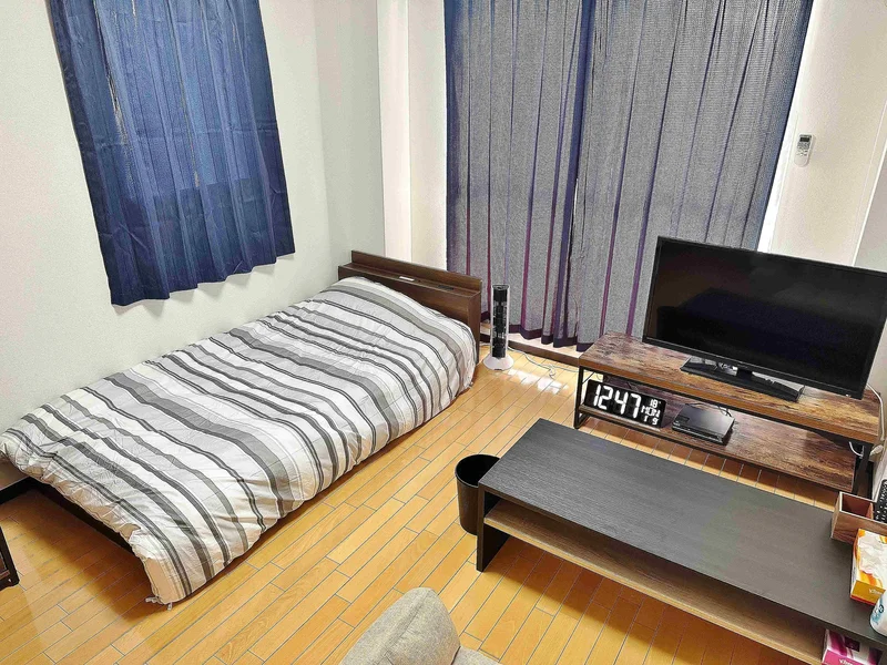 【室内画像】三重県津市ウィークリーマンションのお部屋です♪お部屋のクロスがとてもオシャレです(^^♪研修などのご利用にも最適です★