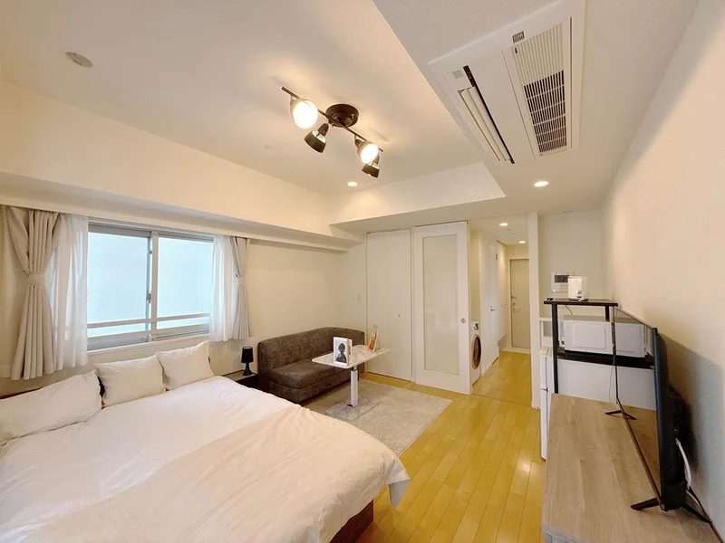写真はお部屋のイメージです。ラグ等の室内装飾はございません。