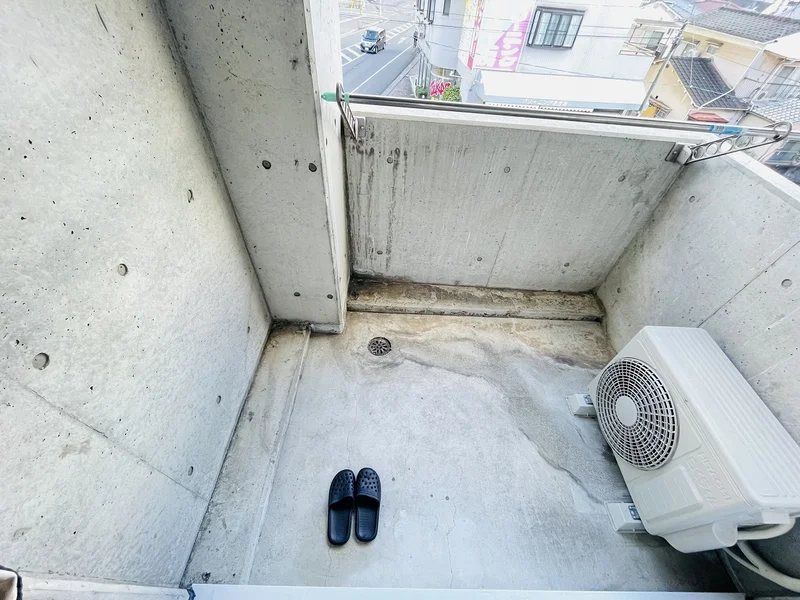 洗濯竿・スリッパ備え付☆入居中洗濯もできるので、コインランドリーに行かなくても大丈夫☆☆