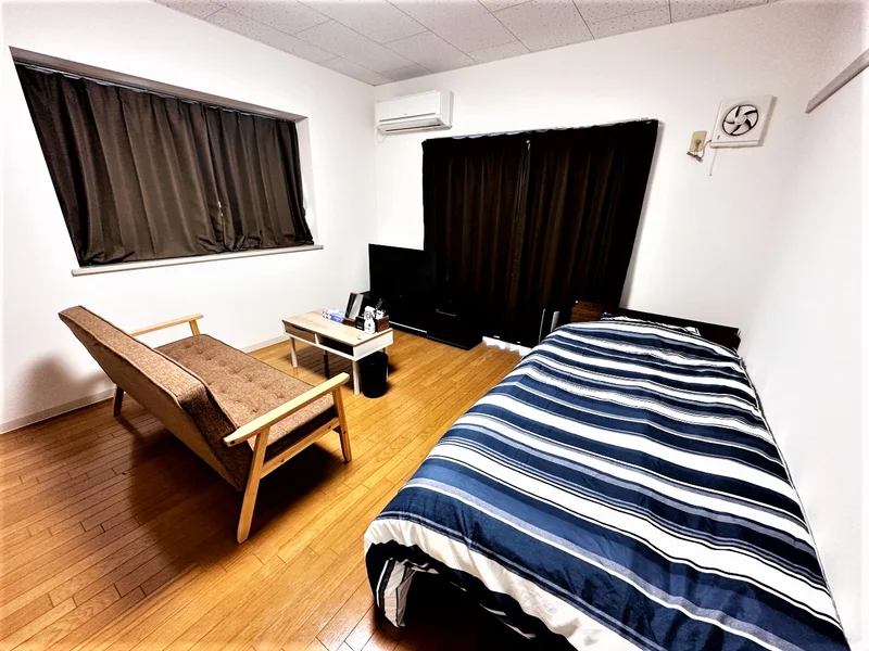 「荷物は一つだけ持ってきても、快適に生活できる」をモットーにした、富山市のウィークリーマンションの室内画像です。また、長期滞在のお客様向けに、富山市のマンスリーマンションプランもご用意しています。