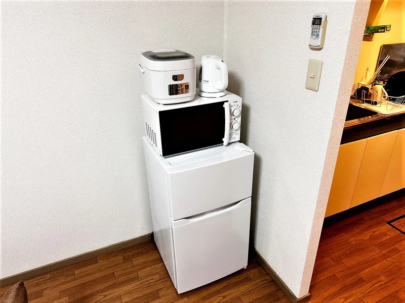 冷蔵庫も完備なので自炊や料理に最適♪長期の出張にお勧め★岐阜各務ヶ原ウィークリーマンションの人気物件♪【格安】