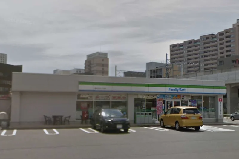 ファミリーマート 福井日之出一丁目店まで徒歩9分、700ｍ。