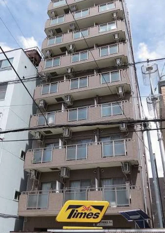 写真はお部屋のイメージです。ラグなどの室内装飾はございません。