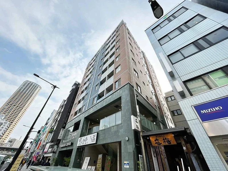 写真はお部屋のイメージです。ラグなどの室内装飾はございません。