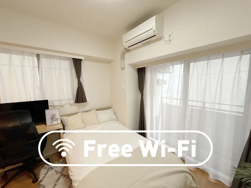 写真はお部屋のイメージです。ラグなどの室内装飾はございません。