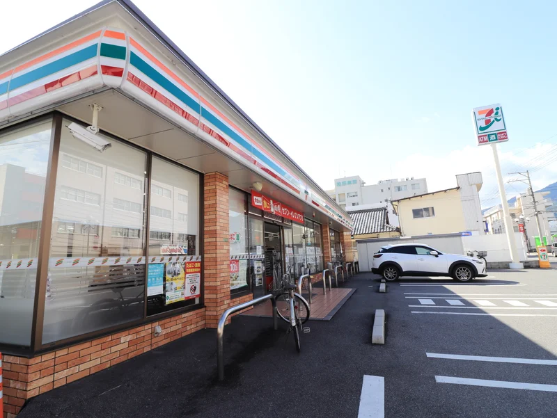 セブン-イレブン 広島コイン通り店まで徒歩６分