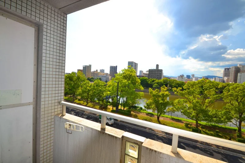 眺めが抜群♪徒歩圏内に郵便局・コンビニなどがございますのでとても便利な立地となっております。