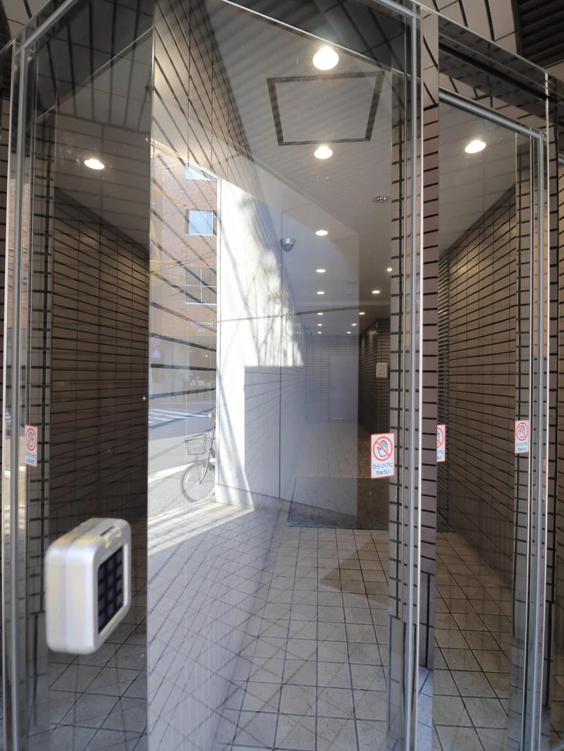 オートロック付きでセキュリティ対策もされていて　女性も安心です！