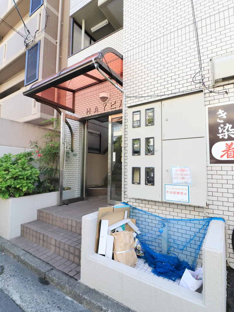 敷地内ゴミ捨て場