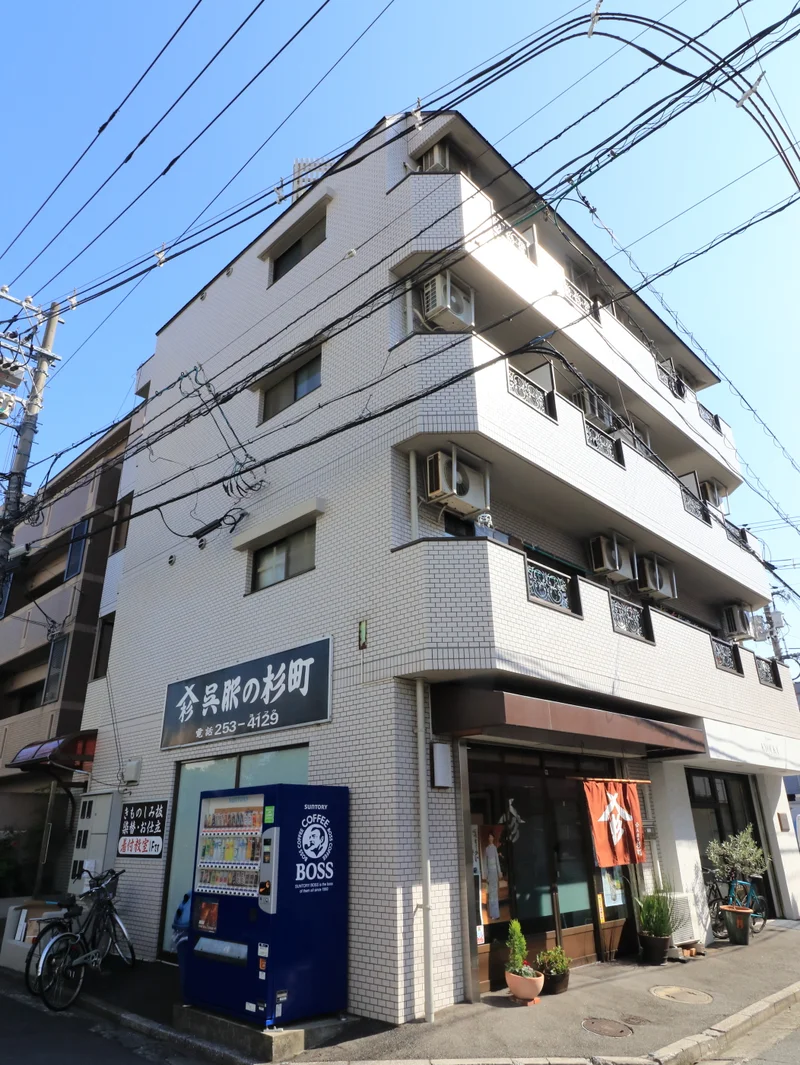 周辺にはコンビニや飲食店など多数ございます！また、広島大学病院に徒歩で通える距離にございますので、通院やお見舞いなど御用の方にはとても便利な立地です！！