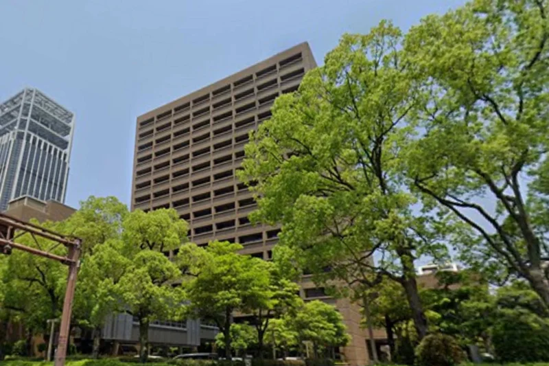 広島市役所まで徒歩６分