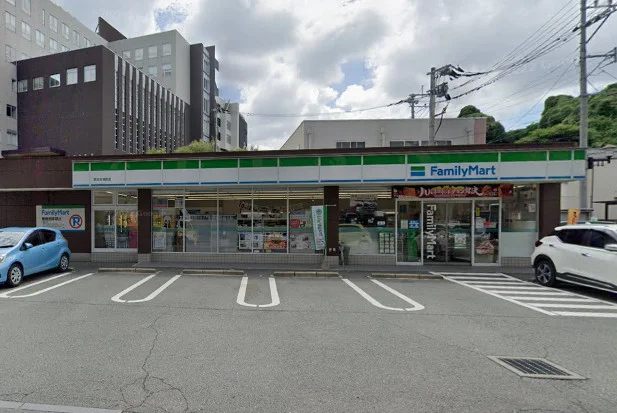 ファミリーマート 熊本古城町店まで徒歩6分、450ｍ。