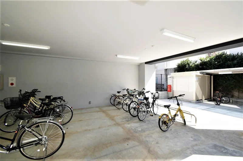 駐輪場あり　自転車・原付先着順！別途費用・手続き必要！