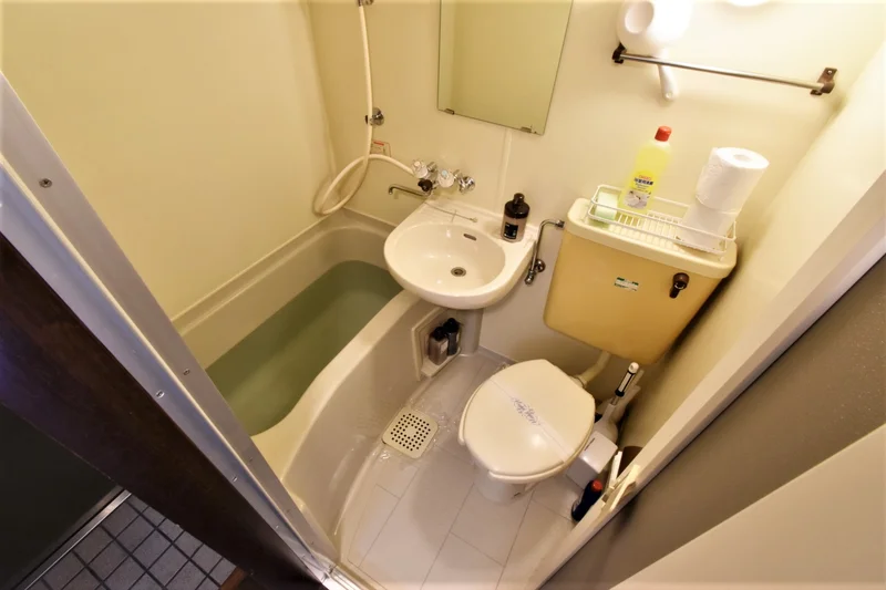 シャンプーやコンディショナーボディーソープやお風呂洗剤などもご用意！　長期の滞在でも清潔に保てます！