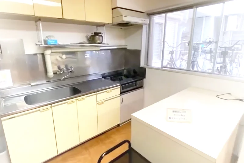 ◆共用キッチンで自炊も出来ます◎
