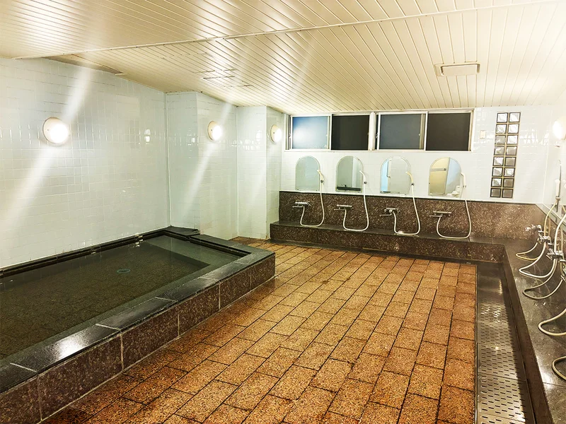 ◆広々とした湯船で日頃の疲れをお癒し下さい♪