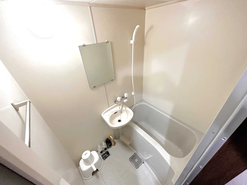 シャンプー・リンス・ボディソープ・風呂用洗剤・スポンジをご用意しておりますのでぜひご活用ください！三重県桑名駅前ウィークリーマンションでは7日以上から利用可能★