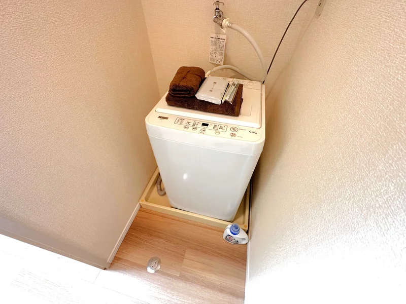 【洗濯機・タオル】ホテルと違いあすなろう四日市駅ウィークリーマンションでは洗濯が毎日できます。その分、着替えも少なく、手軽に利用できるをコンセプトに7日以上の生活に適したお部屋となってます♪