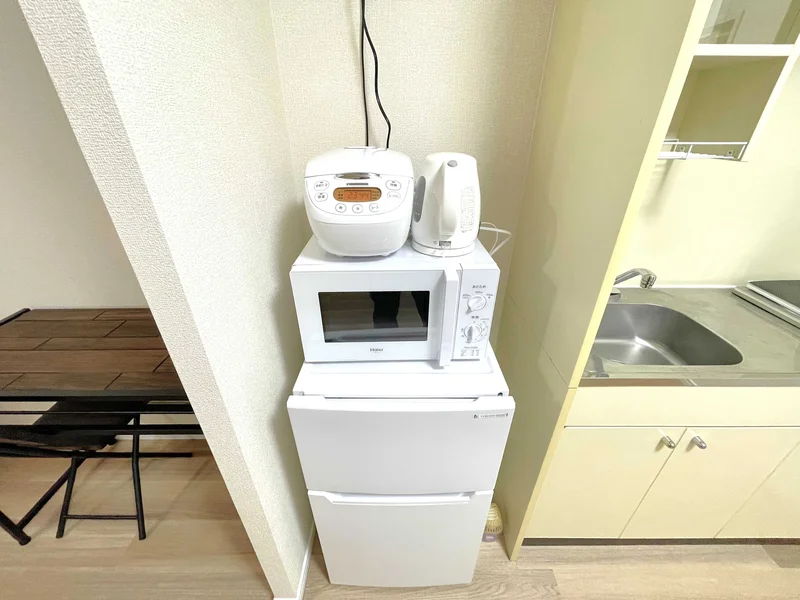 【家電画像】テレビ、洗濯機、冷蔵庫は完備♪あすなろう四日市駅ウィークリーマンションの標準設備で追加料金0円♪人気の理由がここにあります。【手続き簡単３分・保証人不要・敷金、礼金初期費用仲介手数料０円・対面契約不要・電子契約可】