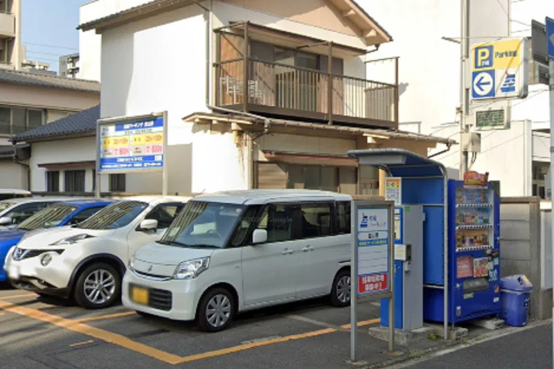 名城パーキング 金山西まで徒歩1分。