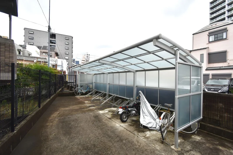 駐輪場あり　自転車やバイクもご利用可能ですが　事前申請が必要です！