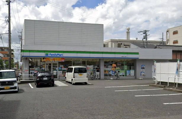 ファミリーマート 太閤通八丁目店まで徒歩16分。