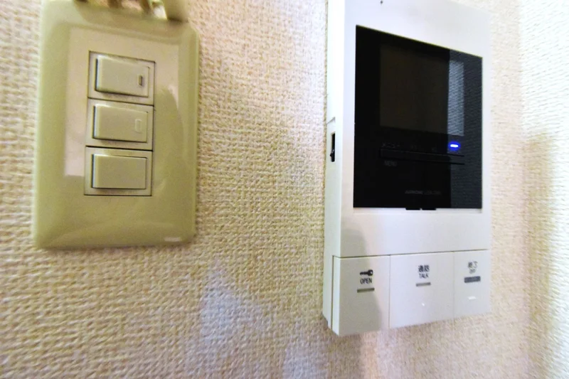 テレビモニターホン付きで　来客者はしっかり確認！　セキュリティに考慮されていて安心！