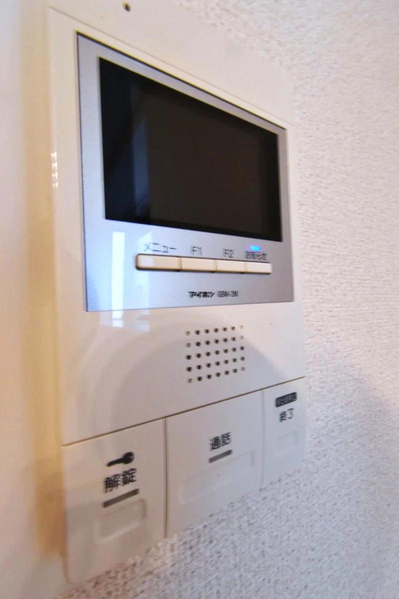 テレビモニターホンにて本人確認可能！　女性にもうれしい設備！