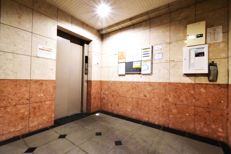 エレベーター付き！　上下階移動楽々で荷物が多いときも安心です！