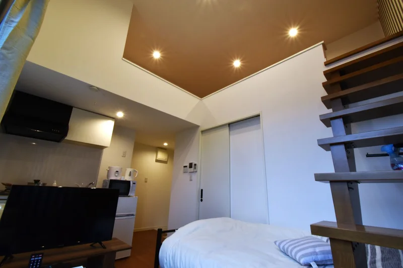 吹き抜け空間！　天井が高く広々とした高級感のあるお部屋です