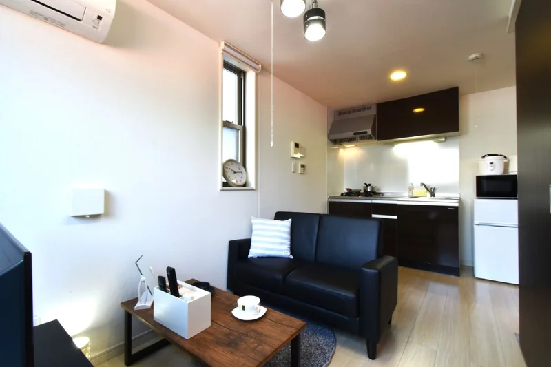 エアコン冷房暖房付きで温度調整可能！　一年を通して快適な空間でお過ごしいただけます。