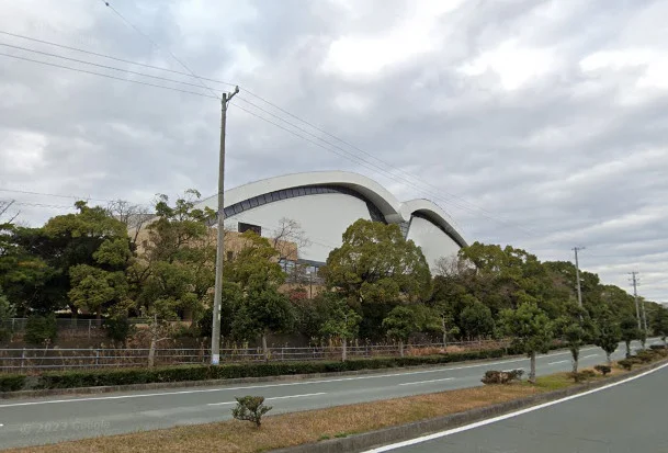 豊橋市総合体育館まで車で18分。