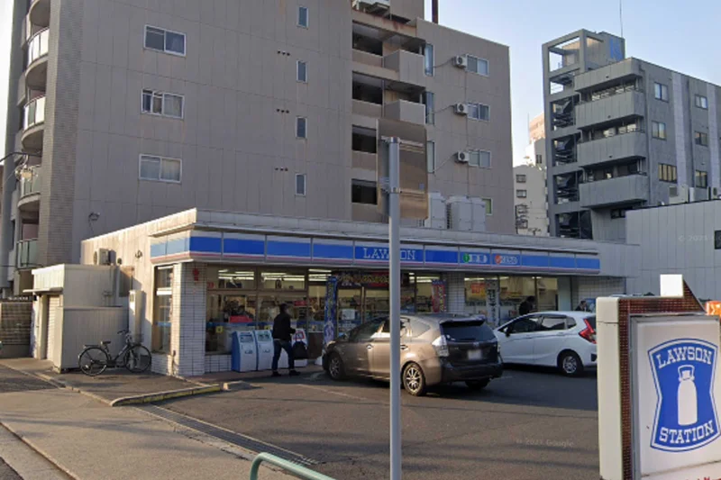 ローソン 千代田一丁目店まで徒歩4分。