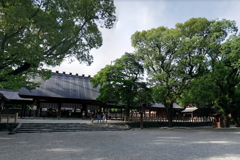 熱田神宮まで車で12分。