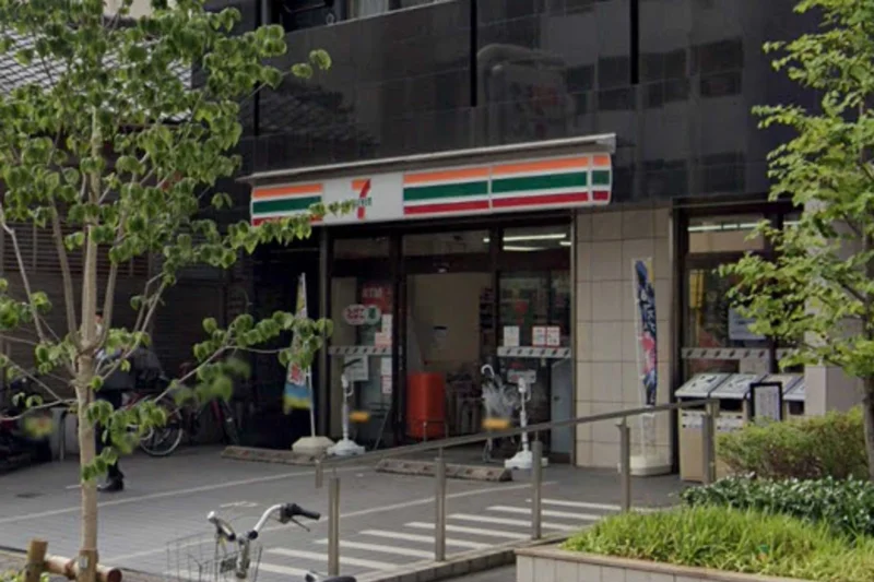 セブン-イレブン 名古屋丸の内２丁目店まで徒歩4分。