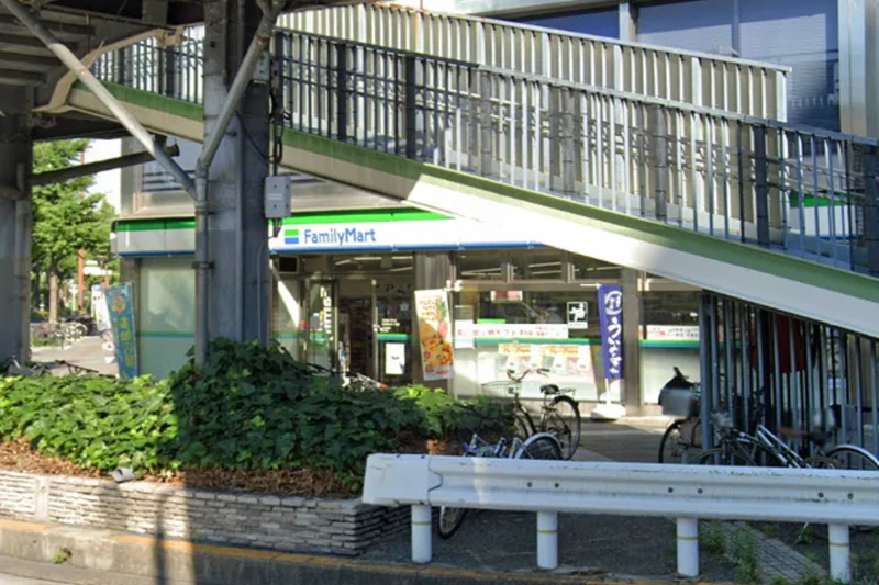 ファミリーマート 名古屋丸の内一丁目店まで徒歩4分。