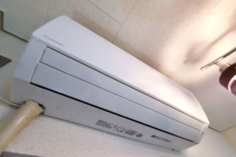 エアコン冷房暖房を調整し　夏場・冬場問わず快適な温度でお過ごしいただけます！