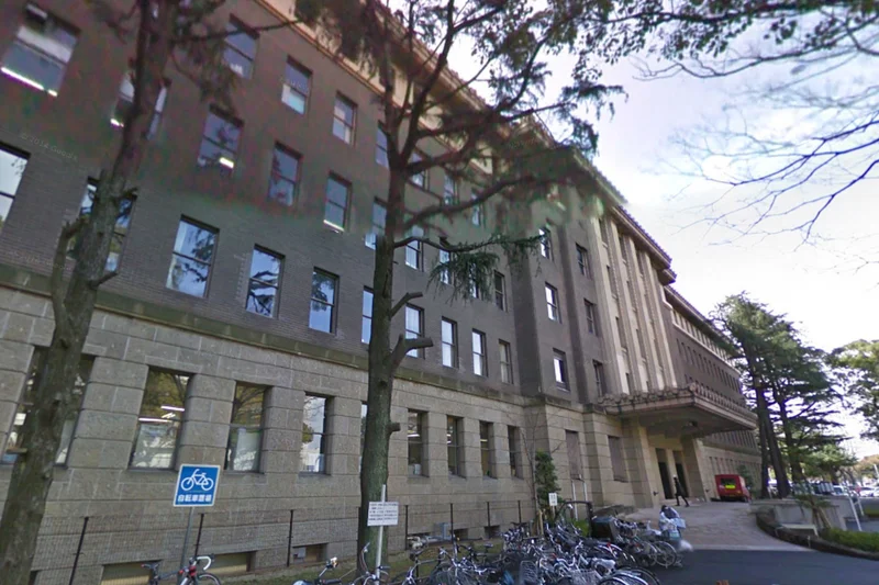 名古屋市役所まで車で11分。