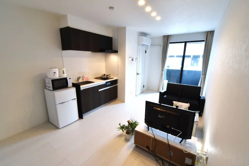 小牧にあるホテルより割安な家具家電付きマンスリーマンション！　シックなインテリアでおしゃれな空間！