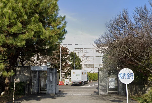 中部管区警察学校まで車で10分。