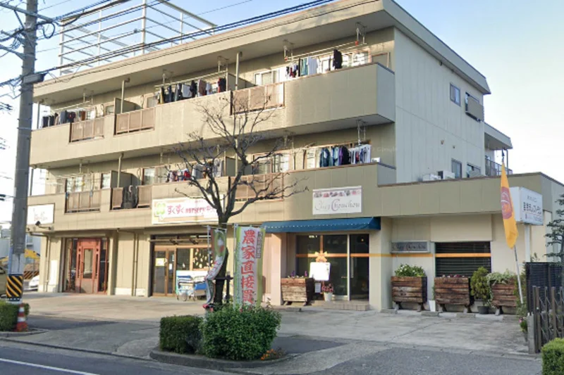 シェ シュシュ（Chez Chouchou)まで徒歩5分。