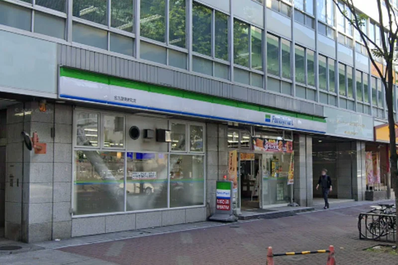 ファミリーマート 名古屋東新町店まで徒歩6分。