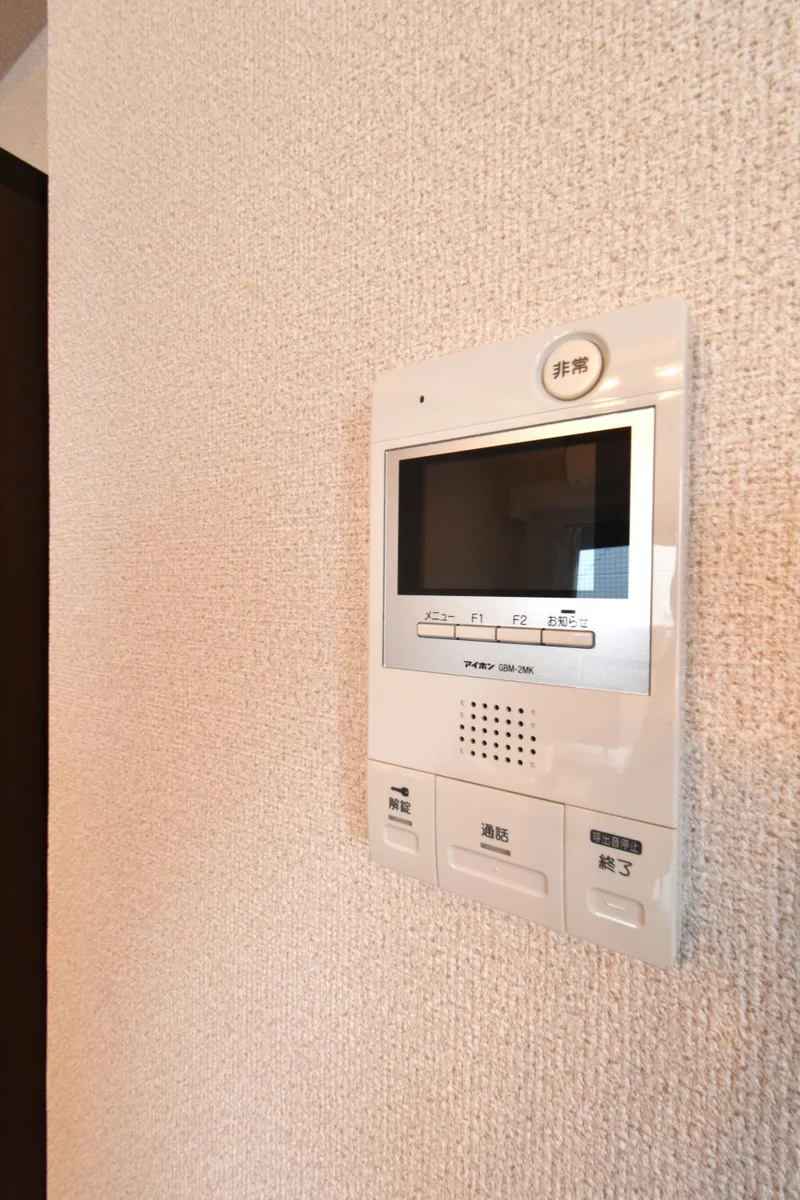 テレビモニターホン付で本人確認に！　セキュリティ面に考慮された安心な物件！