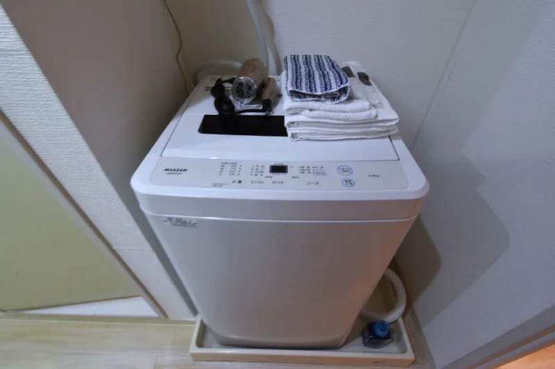 洗濯機も洗濯洗剤もあり　衣類のシーツなども清潔感も継続可能！　夏場など汗をかきやすい季節でも安心♪