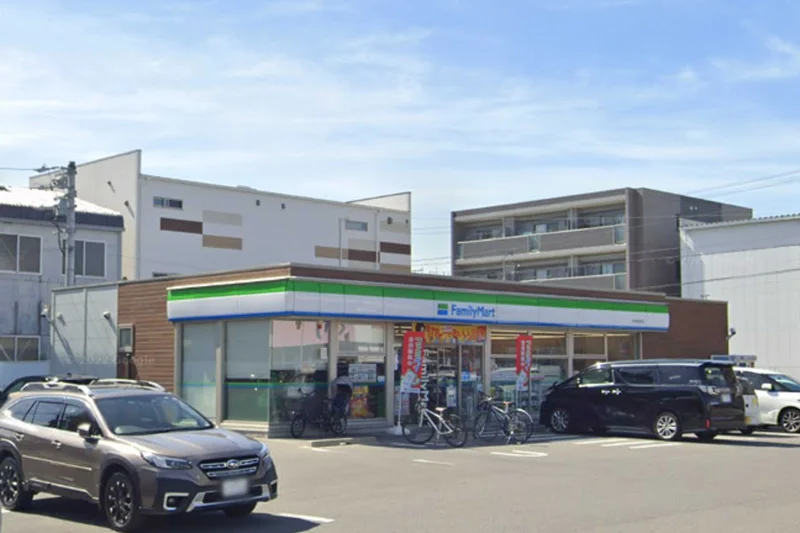 ファミリーマート 中村森田町店まで徒歩5分。