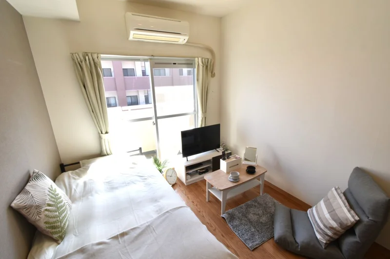 明るい御部屋でリラックス！　座椅子付きでテレビを見ながらリラックスできる！