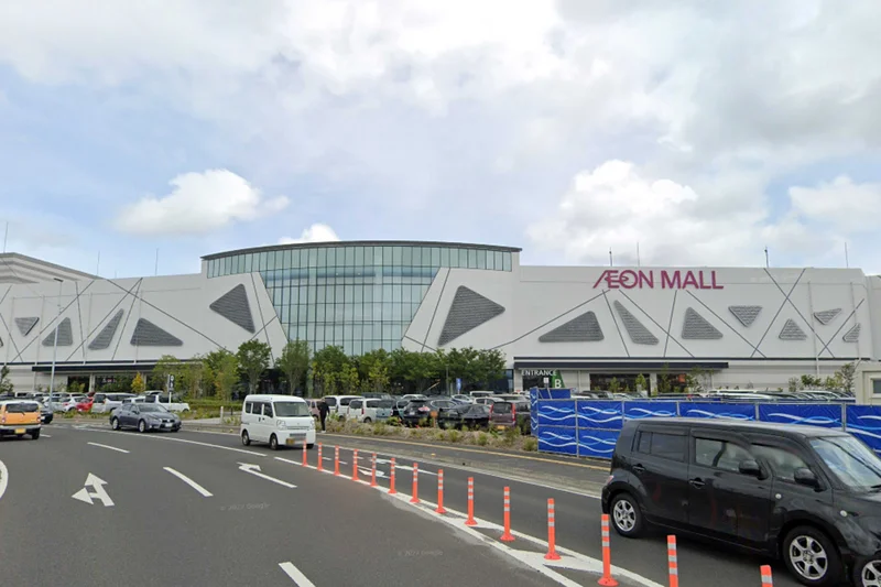 イオンモール新利府まで車で13分。