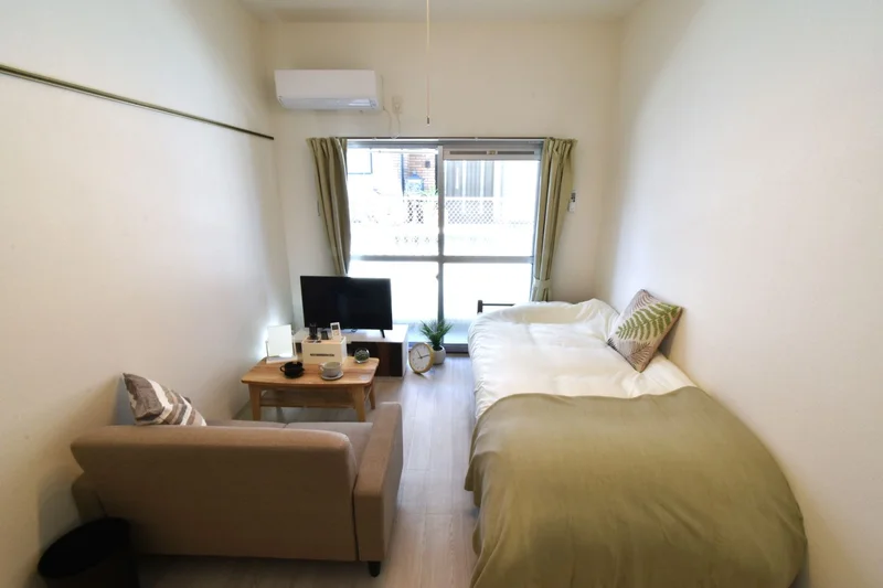 エアコンで暑い寒いをコントロールして　一年を通して快適な室温に！