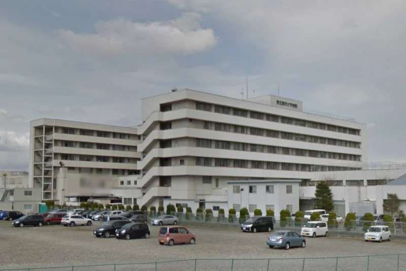 東北医科薬科大学病院まで車で11分。