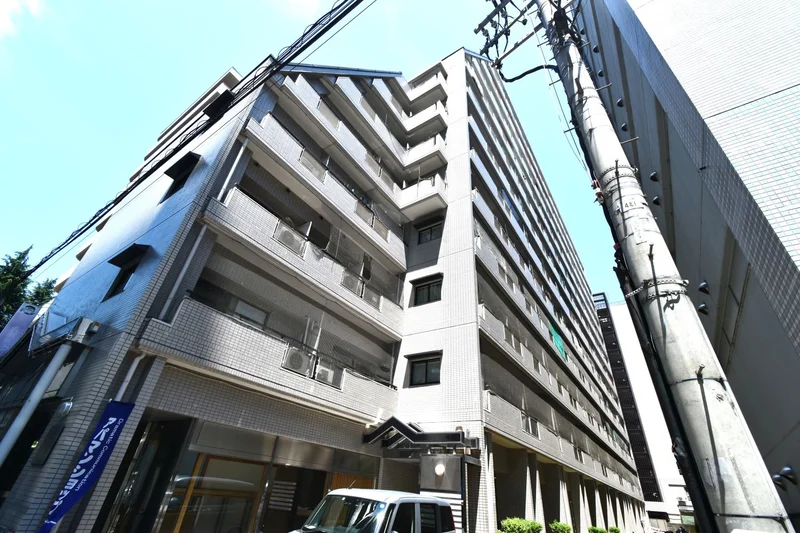 高層マンションで駐輪場有！　周辺には病院や公共施設などもあり生活するのに安心！